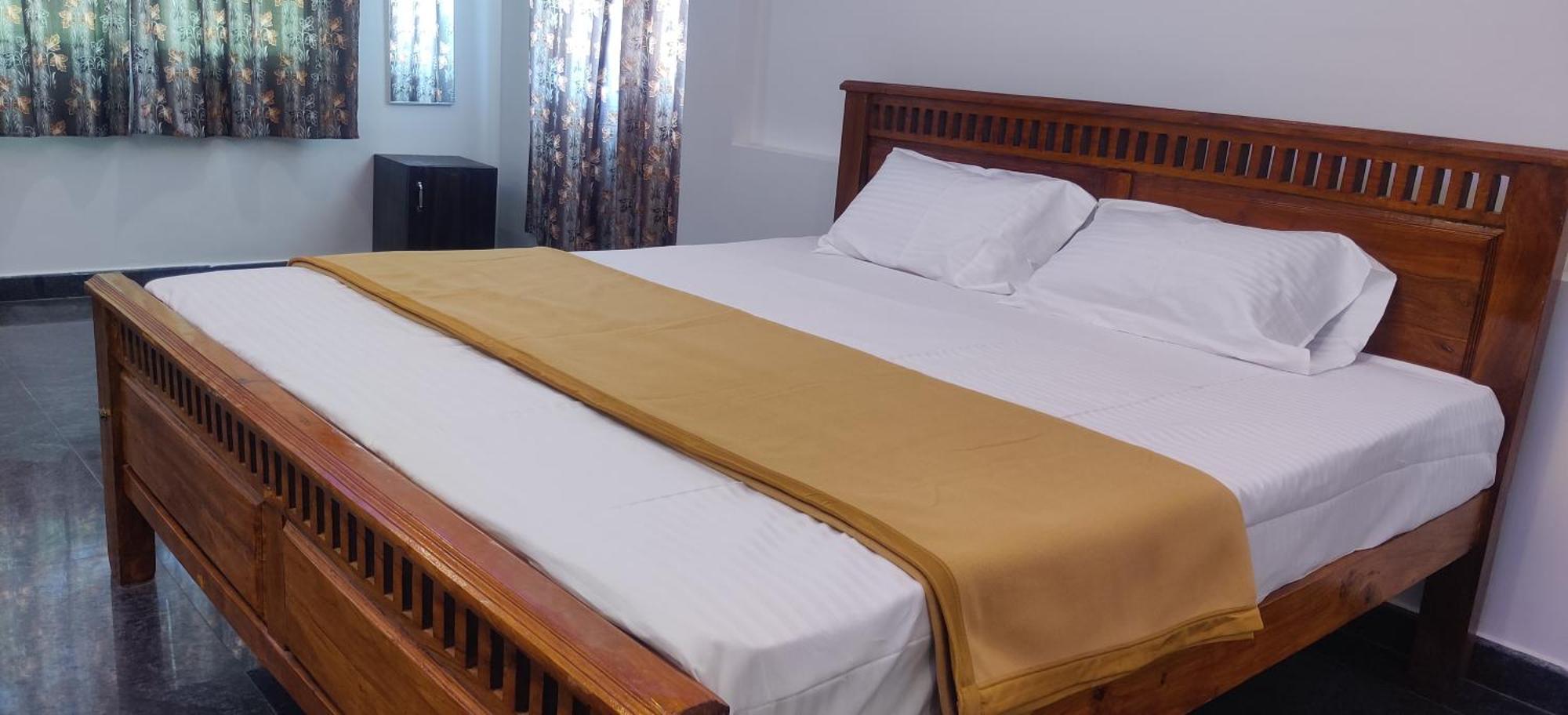 Aadhi Esha Residency Hotel Tiruvannamalai Bagian luar foto