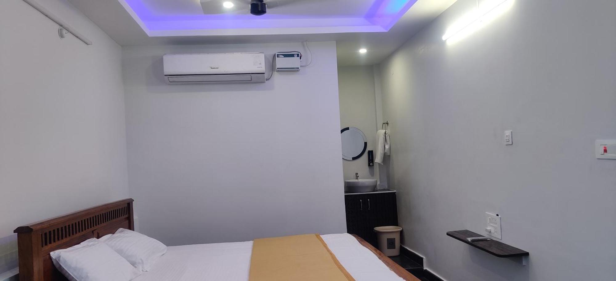 Aadhi Esha Residency Hotel Tiruvannamalai Bagian luar foto