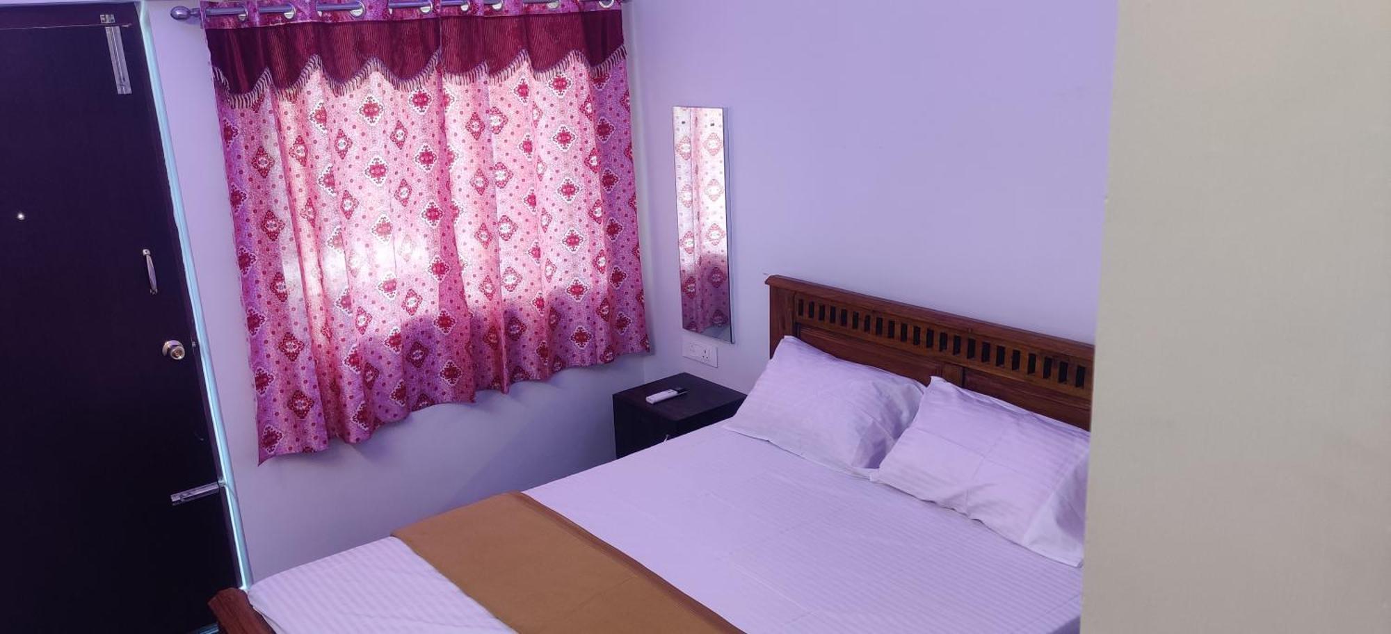 Aadhi Esha Residency Hotel Tiruvannamalai Bagian luar foto