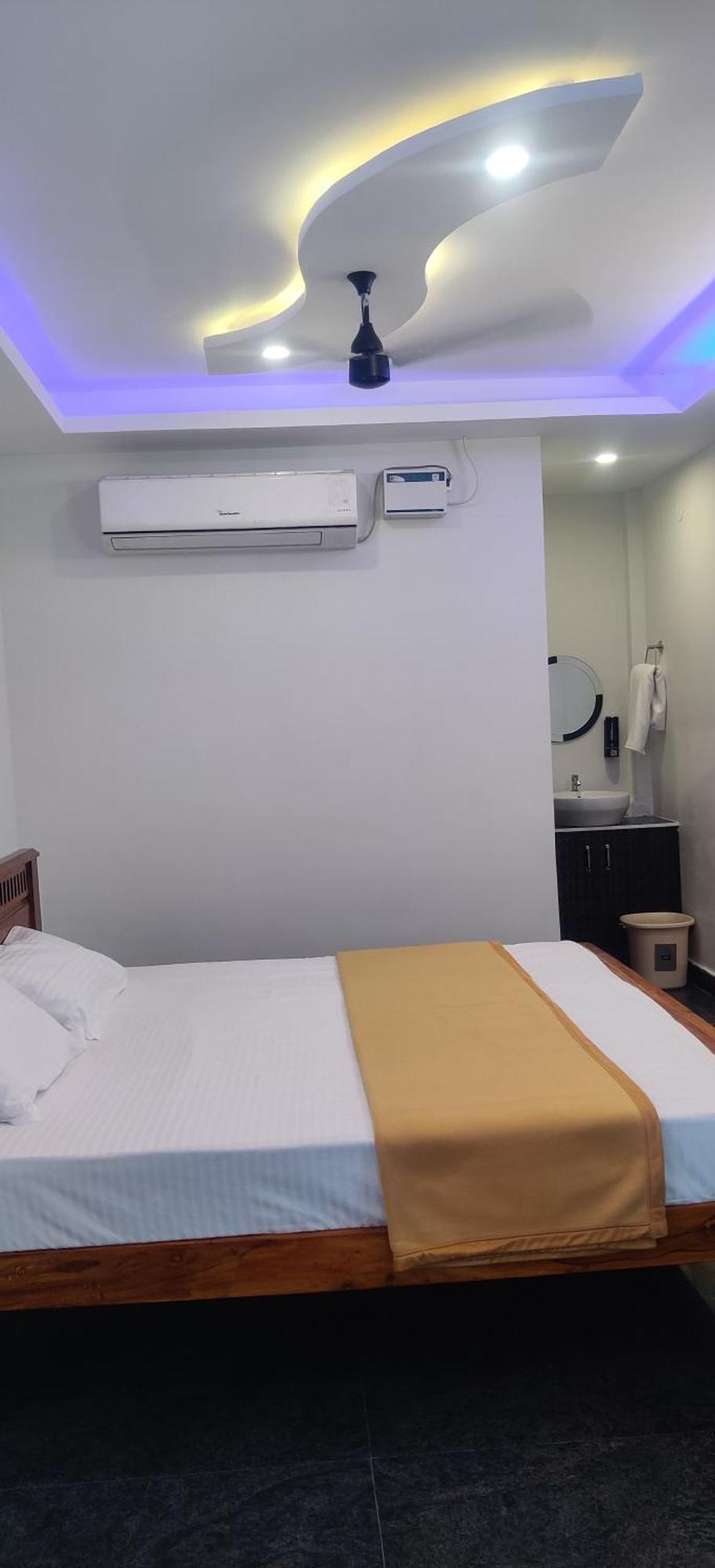 Aadhi Esha Residency Hotel Tiruvannamalai Bagian luar foto